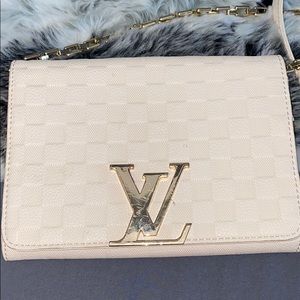 Women’s white cross body